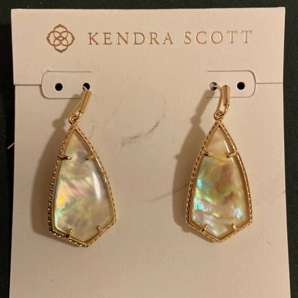 Kendra Scott Camry Drop Earrings NWT